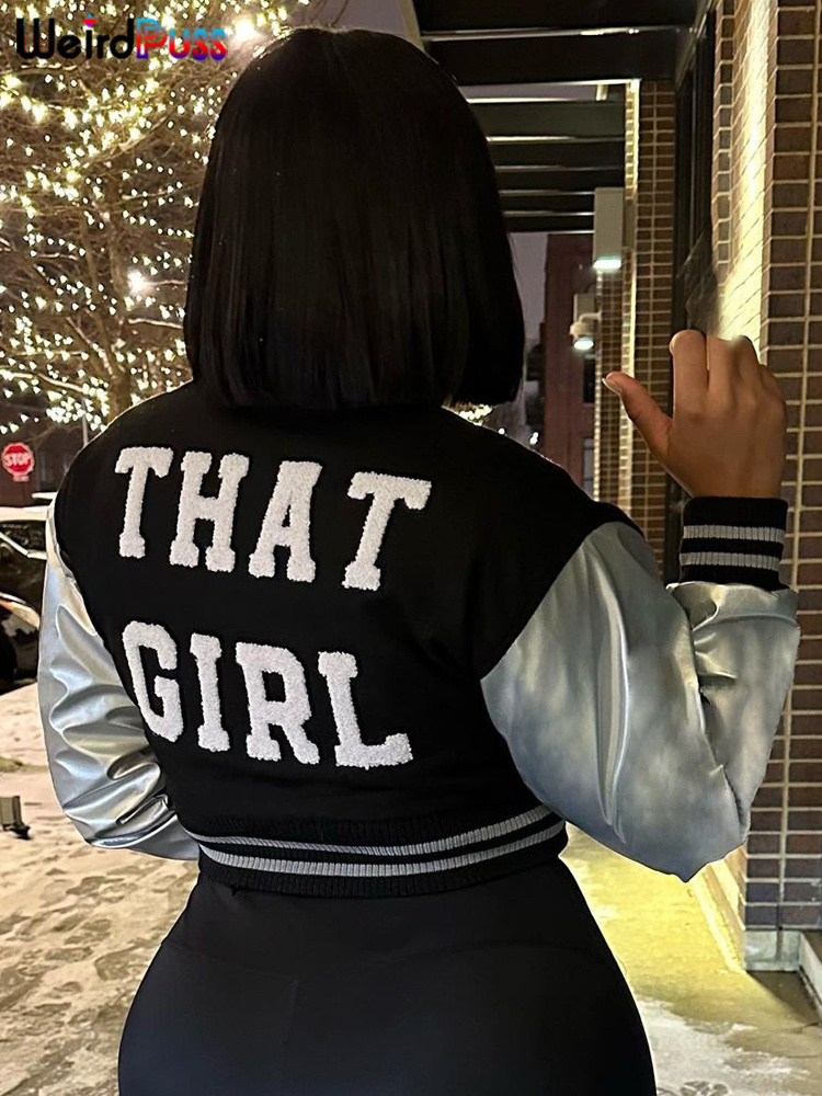 Varsity Jacket Letterman - 奇妙なジュラス-女性のためのふわふわのレターショートジャケット、ヒップスターレザースリーブ、パッチワークy2k野球アウター、カジュアルワイルドストリートコート
