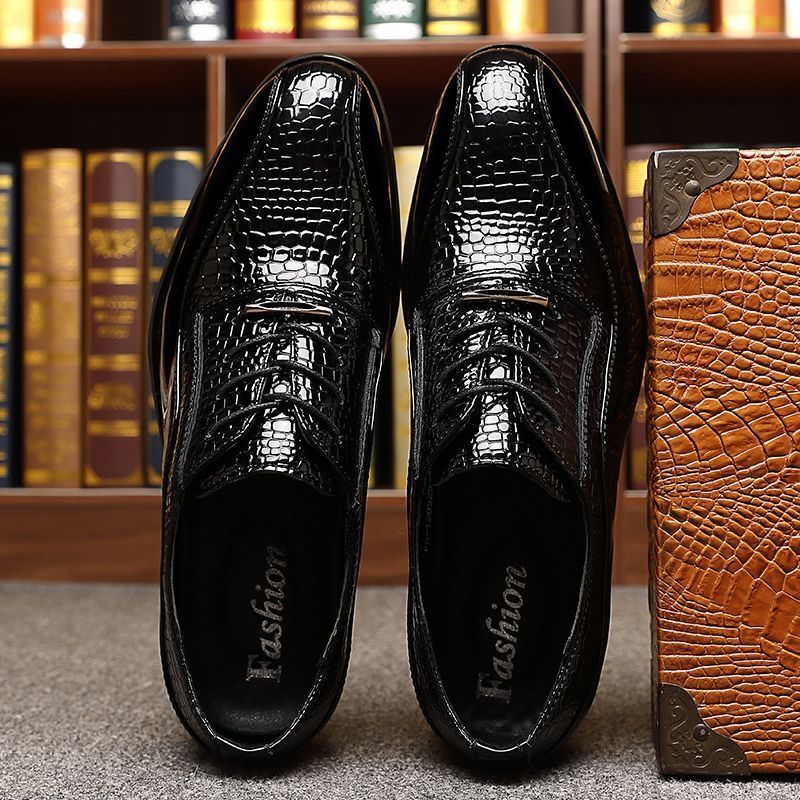 メンズ光沢パテントレザー英国風ポインテッドトゥドレスシューズ - Mens Fashion Dress Shoes のレビューと価格