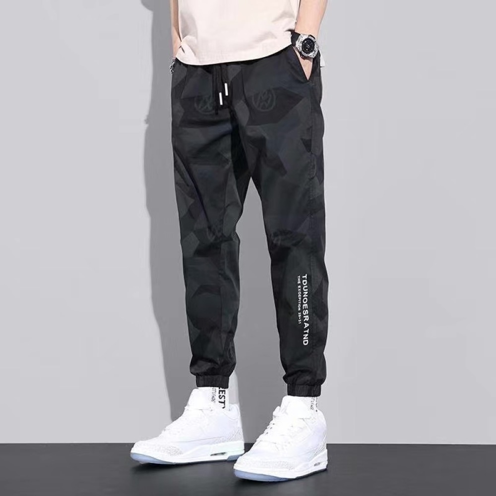 メンズカモフラージュジョガーパンツ 夏用 薄手アイスシルク  - Mens Fashion Camo Pants のレビューと価格