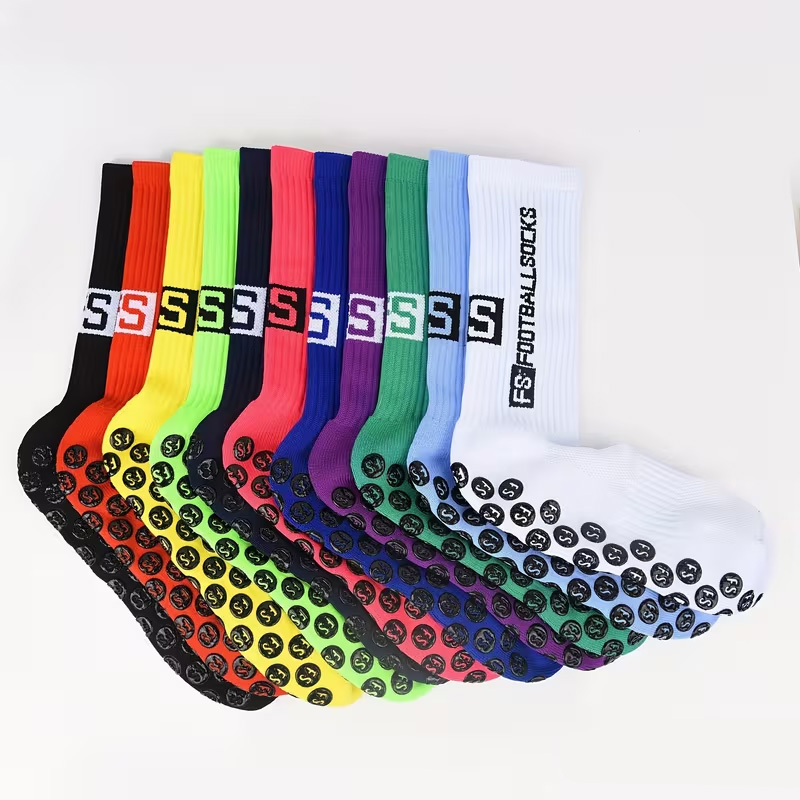 1足 グリップ付きスポーツクルーソックス スタイリッシュなF - Men'S Fashion Logo のレビューと価格